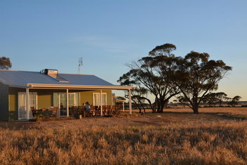 Mary's Farm Cottages with Accommodation ACT