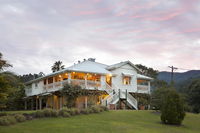 Mavis's Cabins  Mt Warning