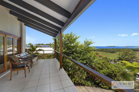 Mcauleys Beach House - Accommodation ACT 2