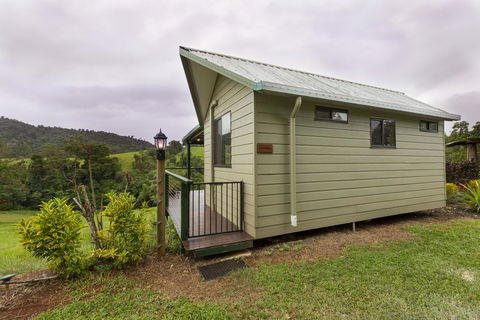 Mena Creek Flower House - Accommodation ACT 0