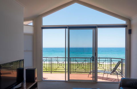 Meridian Beachside Apartments - Accommodation ACT 0