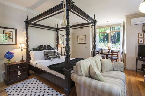 Merrow Cottages - Forest Edge - Accommodation ACT 0