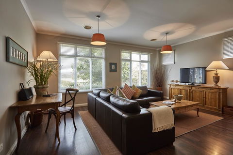 Mews Cottages - Accommodation ACT 2