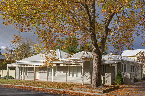 Mews Cottages - Accommodation ACT 0