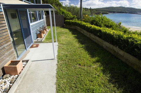 Mick's Apartment - Seal Rocks Beachfront - Accommodation ACT 0