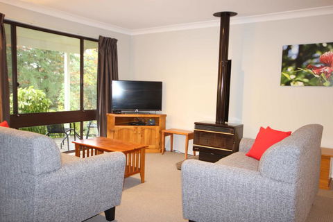 Mirambeena - Accommodation ACT 2