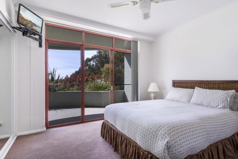 Mitchell Pde 2/1a - Fathoms - Accommodation ACT 2