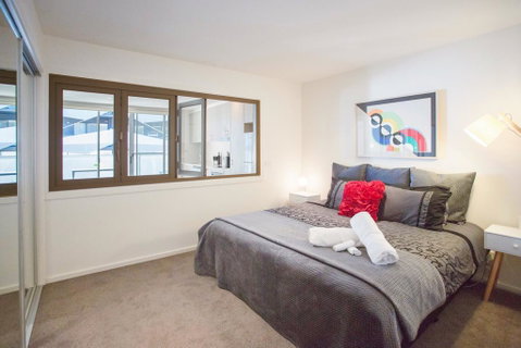 Modern Executive Apartment @ Braddon, 1BR, Wine, Wifi, Secure Parking, Canberra - Accommodation ACT 2