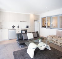 Modern Executive Apartment  Braddon 1BR Wine Wifi Secure Parking Canberra - Accommodation ACT