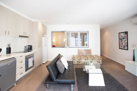 Modern Executive Apartment @ Braddon, 1BR, Wine, Wifi, Secure Parking, Canberra - Accommodation ACT 1