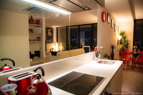 Modern, Clean, Luxury At The Right Price..... - Accommodation ACT 1