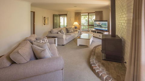 Mollymook Fantastic Holiday House - Accommodation ACT 3