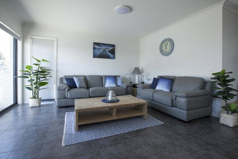 Mollymook Luxury Beachfront Apartment 3 - Accommodation ACT 2