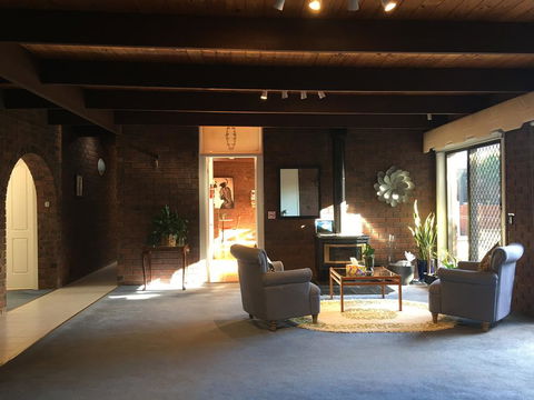 Mountain Gate Villa - Accommodation ACT 3