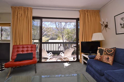 Mowamba B2 Three Bedroom - Accommodation ACT 2