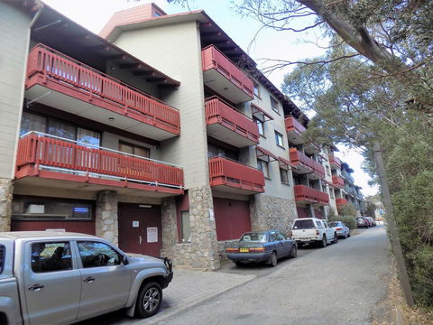 Mowamba E1 - Accommodation ACT 1