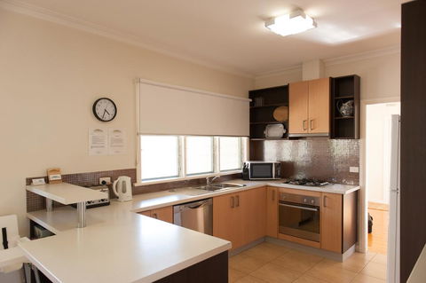 Murray House - Accommodation ACT 2