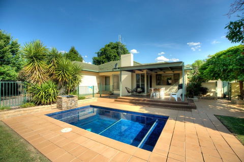 Murray House - Accommodation ACT 0