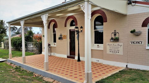 Must Love Dogs B&B & Self Contained Cottage - Accommodation ACT 0