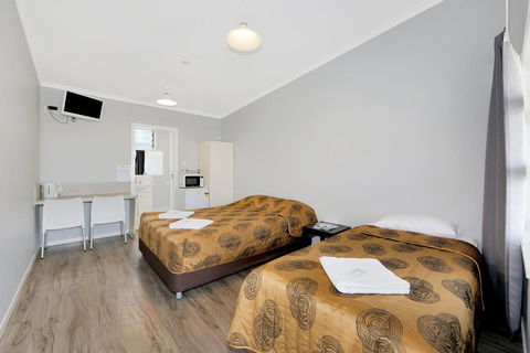 Ned Kelly's Motel - Accommodation ACT 1