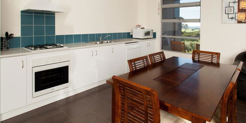 Cosy Corner Sea View Apartments - Accommodation ACT 12