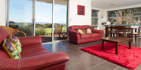 Cosy Corner Sea View Apartments - Accommodation ACT 10