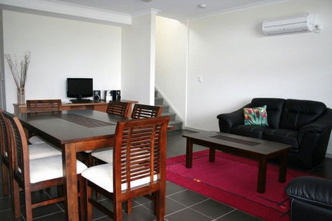 Cosy Corner Sea View Apartments - Accommodation ACT 6