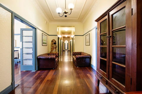 Captain Stirling Hotel - Accommodation ACT 22
