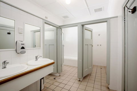 Captain Stirling Hotel - Accommodation ACT 10