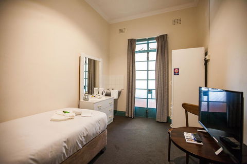 Captain Stirling Hotel - Accommodation ACT 3