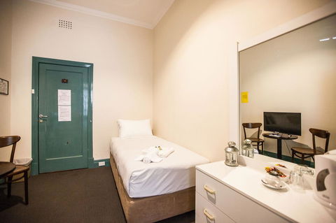 Captain Stirling Hotel - Accommodation ACT 34