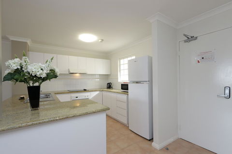 Hillarys Marina Apartment - Accommodation ACT 15