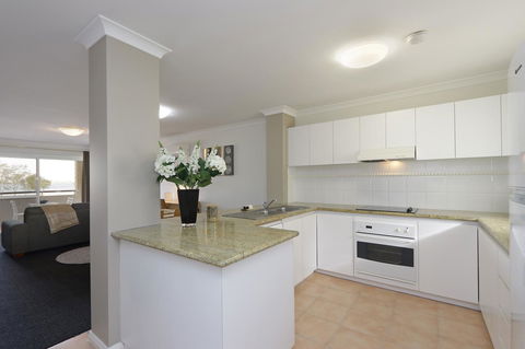 Hillarys Marina Apartment - Accommodation ACT 16