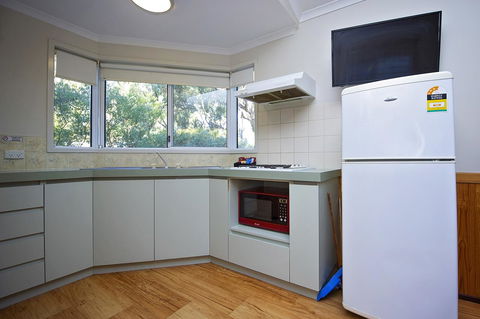 Discovery Parks - Woodman Point - Accommodation ACT 2