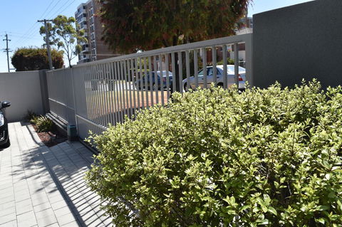 Central Executive Townhouse - Accommodation ACT 11