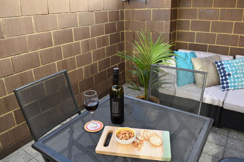 Central Executive Townhouse - Accommodation ACT 12