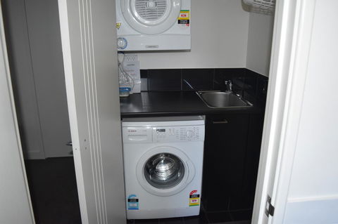 Central Executive Townhouse - Accommodation ACT 10