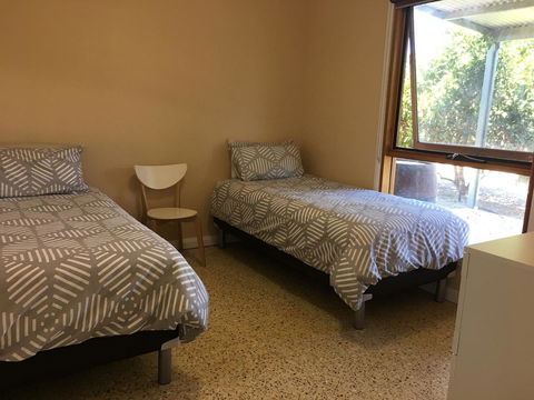 Swan Valley Sisters - Accommodation ACT 2