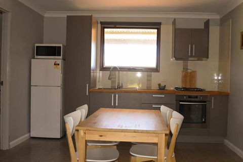 Swan Valley Sisters - Accommodation ACT 16