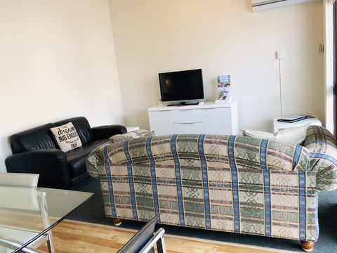 Seashore Memories - Sleeps 3 - Accommodation ACT 4