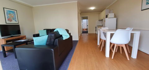 West Beach Lagoon 202 - Quiet & Ground Floor! - Accommodation ACT 9