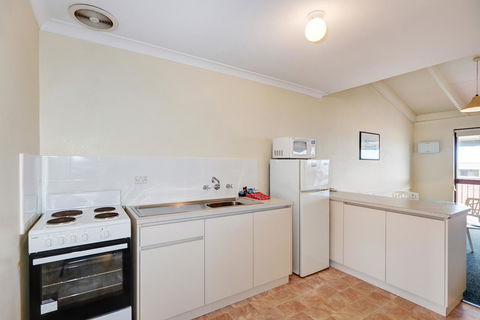 West Beach Lagoon 114 â€“ Ocean Views - Accommodation ACT 5