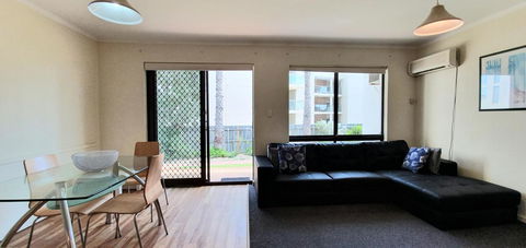 West Beach Lagoon 208 â€“ Great Value! - Accommodation ACT 4