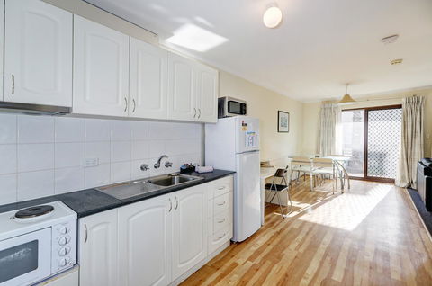 West Beach Lagoon 208 â€“ Great Value! - Accommodation ACT 12