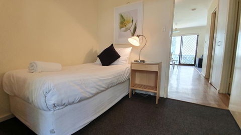 West Beach Lagoon 208 â€“ Great Value! - Accommodation ACT 7