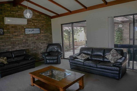 Geraldton Holliday Villas - Accommodation ACT 7