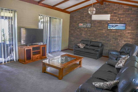 Geraldton Holliday Villas - Accommodation ACT 8