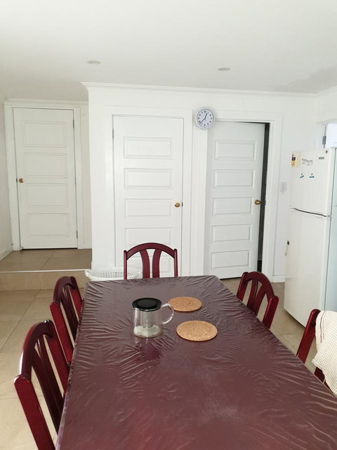 DIANELLA Budget Rooms Happy Place To Stay - Accommodation ACT 10