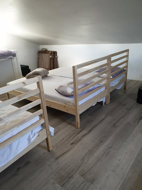 DIANELLA Budget Rooms Happy Place To Stay - Accommodation ACT 21