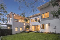 36 Thurston